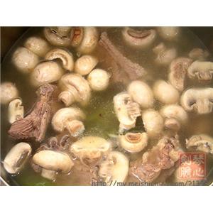 蘑菇瘦肉汤