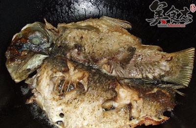 咸梅炖鲤鱼