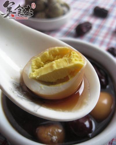 红枣桂圆炖鹌鹑蛋