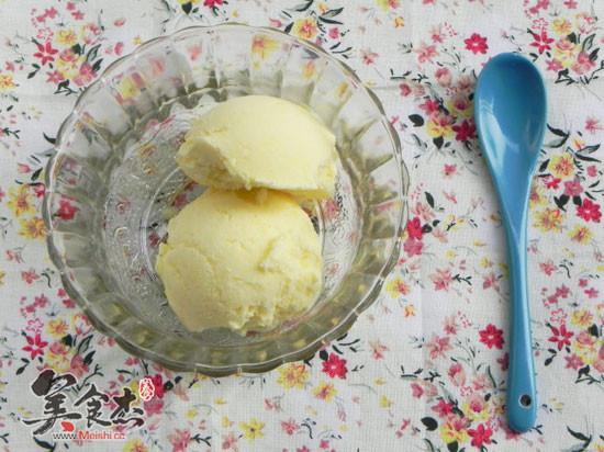 菠萝椰香冰淇淋