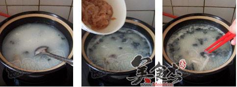 鸡丝皮蛋蛤蜊干大米粥