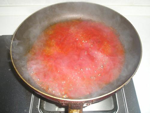 番茄酱烩通心粉肉圆