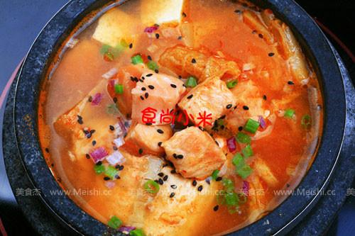 石锅三文鱼豆腐汤