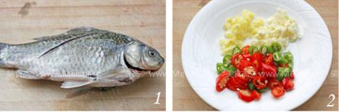 外婆菜炖鲫鱼