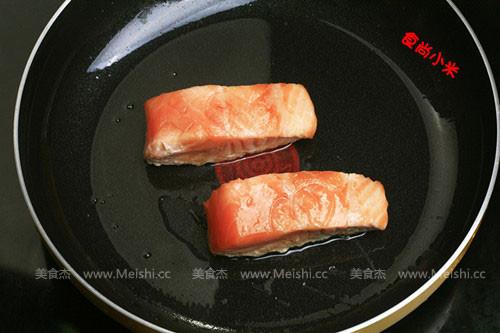 香煎胡萝卜三文鱼
