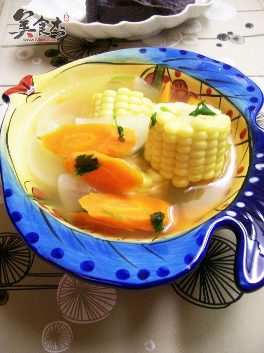 双色萝卜玉米汤