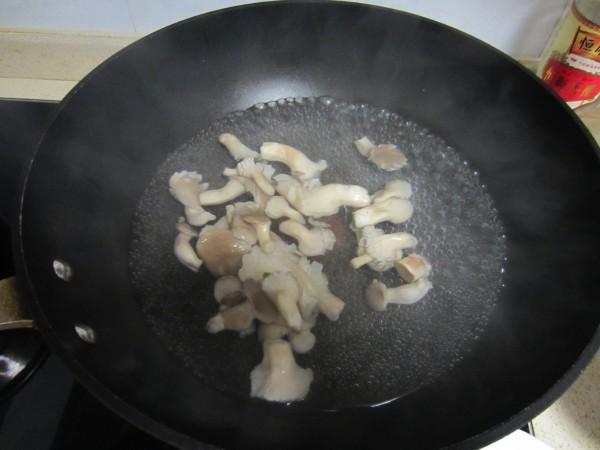 平菇虾仁蛋汤