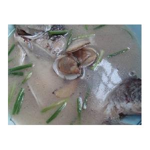鲜甜的蛤蜊鲫鱼汤