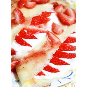 草莓奶油可丽饼
